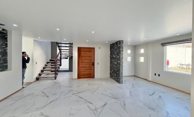 CASA EN RENTA EN METEPEC, ZONA UVM