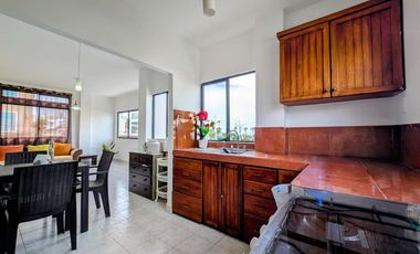 Casa en Venta Sector Ciudadela Universitaria Sur Manta | 5 Dormitorios, Patio y Garage