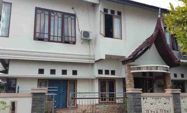Jual Rumah di taman bunga, jl Adinegoro padang