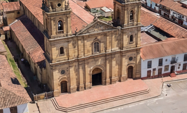 Tibasosa - Casa Comercial - Frente al Parque Principal - 842m2 $1.263.000.000 Negociable