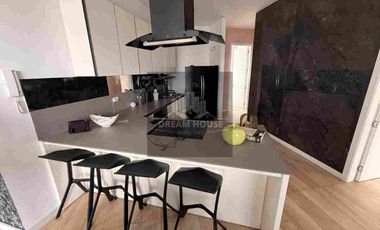 Renta de Departamento Amoblado, 3 dormitorios, Sector La Carolina, Edificio IQON