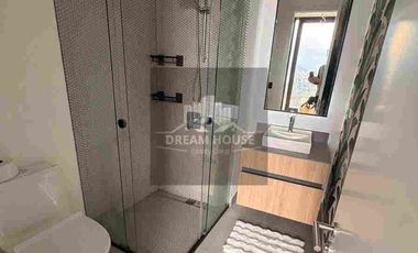 Renta de Departamento Amoblado, 3 dormitorios, Sector La Carolina, Edificio IQON