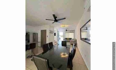 Venta Casa Jardines del Sur 4 frente a área verde.