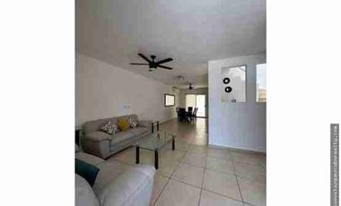 Venta Casa Jardines del Sur 4 frente a área verde.