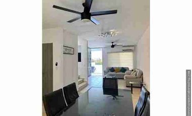 Venta Casa Jardines del Sur 4 frente a área verde.