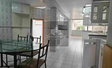 Venta de Casa de 4 dormitorios, Sector Quito Tenis, Ecuador