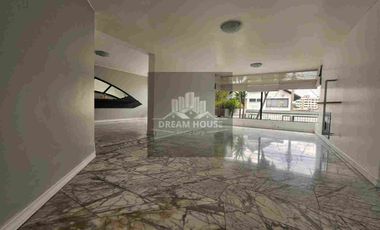 Venta de Casa de 4 dormitorios, Sector Quito Tenis, Ecuador