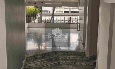 Venta de Casa de 4 dormitorios, Sector Quito Tenis, Ecuador