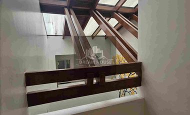 Venta de Casa de 4 dormitorios, Sector Quito Tenis, Ecuador