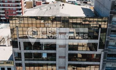 VENTA / ARRIENDO – EDIFICIO CORPORATIVO COMPLETO O POR PISOS