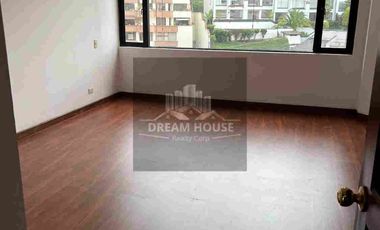 Venta de Departamento de 3 dormitorios, Sector El Bosque, Quito, Ecuador