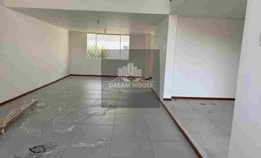 Venta de Casa Independiente de 5 dormitorios, sector La Damer 1, Quito, Ecuador