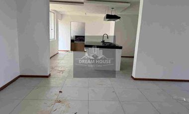 Venta de Casa Independiente de 5 dormitorios, sector La Damer 1, Quito, Ecuador