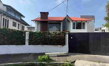 Venta de Casa Independiente de 5 dormitorios, sector La Damer 1, Quito, Ecuador