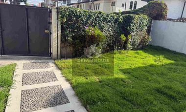 Venta de Casa Independiente de 5 dormitorios, sector La Damer 1, Quito, Ecuador