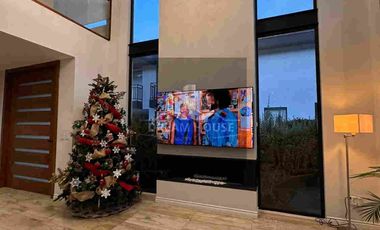 Venta de Casa de 5 dormitorios, Sector San Patricio, Cumbayá, Ecuador