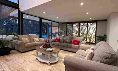 Venta de Casa de 5 dormitorios, Sector San Patricio, Cumbayá, Ecuador