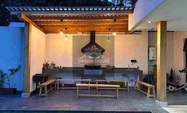 Venta de Casa de 5 dormitorios, Sector San Patricio, Cumbayá, Ecuador