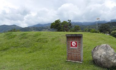 VENDO LOTE CON VISTA AL LAGO PALMIRA CERCA A CALI