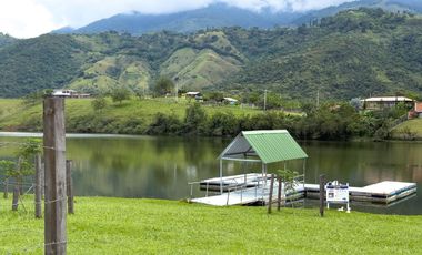 VENDO LOTE CON VISTA AL LAGO PALMIRA CERCA A CALI