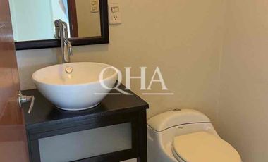 Se renta departamento en Cancún centro Mediterraneé SM17