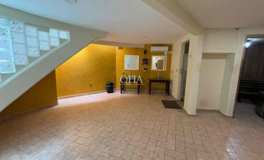 Se renta departamento en Cancún centro Mediterraneé SM17