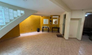 Se renta departamento en Cancún centro Mediterraneé SM17