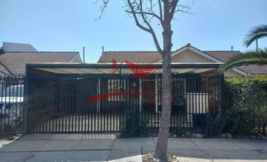 Hermosa Casa de Un Piso con 3 Dormitorios, 2 Baños, Villa Santa Maria, Sector Valle Grande, Comuna Lampa