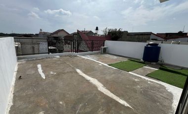 Rumah 3 Lantai Rooftop Cibubur Harjamukt Lokasi Strategis Dekat Pintu Tol  Nempel MRT Cibubur