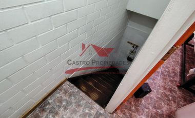 Hermosa Casa de Dos Pisos Ampliada con 5 Dormitorios, 2 Baños, Villa Anguita VI, Comuna San Bernardo.