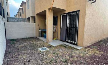 Renta casa amueblada en la salida a CDMX  en los viñedos