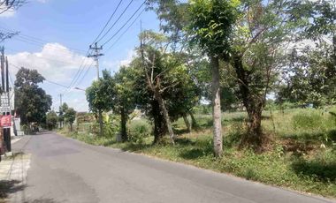 Di Sewakan Tanah kosong barat pasar gentan jalan kaliurang km 10