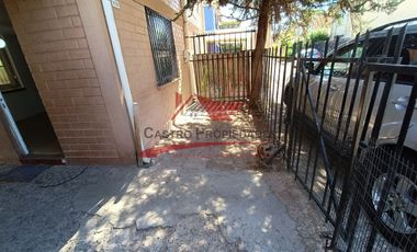 Casa Dos Pisos Solida con 2 Dormitorios, 1 Baño, Villa Los Adobes, Comuna de Quilicura.