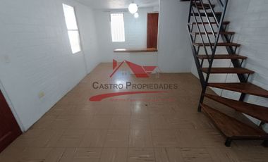 Casa Dos Pisos Solida con 2 Dormitorios, 1 Baño, Villa Los Adobes, Comuna de Quilicura.