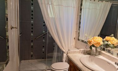 Hermosa Casa En El Exclusivo Sector Los Almendros de Reñaca UFs 13.200