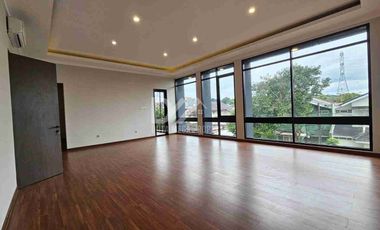 Rumah dijual Mewah di Bintaro Sektor 9 Tangerang Tropical Private Pool