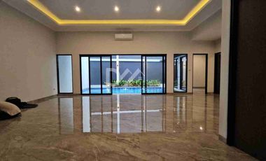 Rumah dijual Mewah di Bintaro Sektor 9 Tangerang Tropical Private Pool