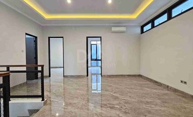 Rumah dijual Mewah di Bintaro Sektor 9 Tangerang Tropical Private Pool