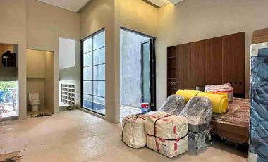 BRAND NEW HOUSE
READY 2 UNIT, ON PROGRESS
ONE GATE SYSTEM di KEMANG JAKARTA SELATAN