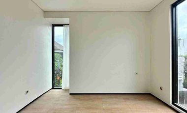 BRAND NEW HOUSE
READY 2 UNIT, ON PROGRESS
ONE GATE SYSTEM di KEMANG JAKARTA SELATAN