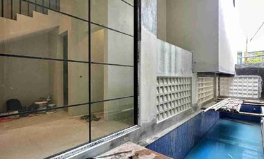 BRAND NEW HOUSE
READY 2 UNIT, ON PROGRESS
ONE GATE SYSTEM di KEMANG JAKARTA SELATAN