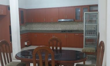 Disewakan Rumah Nginden 3 Lantai