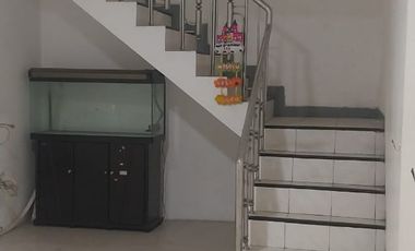 Disewakan Rumah Nginden 3 Lantai