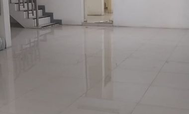 Disewakan Rumah Nginden 3 Lantai