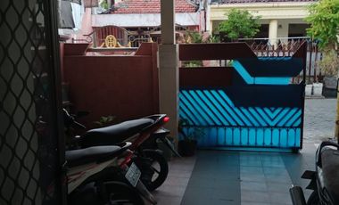 Jual rumah usaha kost di Ketintang Surabaya