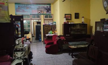 Jual rumah usaha kost di Ketintang Surabaya