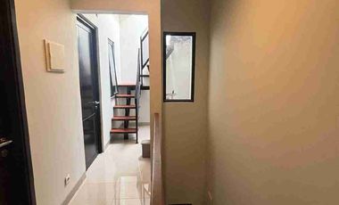 Disewkan rumah full furnish 2 lantai 3 kamar tidur di summarecon crown gading Bekasi