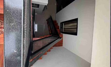 Disewkan rumah full furnish 2 lantai 3 kamar tidur di summarecon crown gading Bekasi