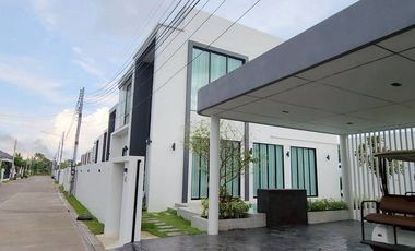 🏡 Luxury 2-Storey Modern Pool Villa Show House for Sale in Hang Dong, Chiang Mai