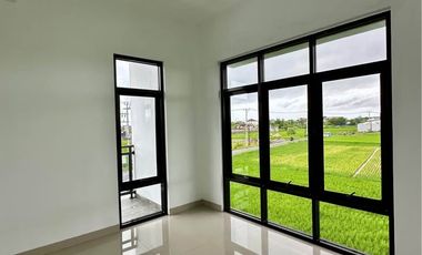 Rumah modern minimalis pinggir jalan view sawah di kota Mataram
